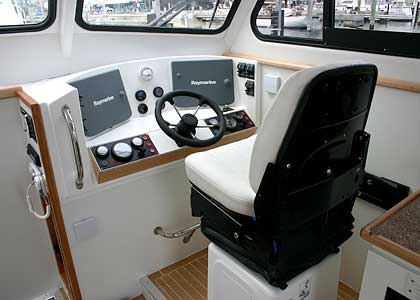 catamaran_a_moteur_LC350DP